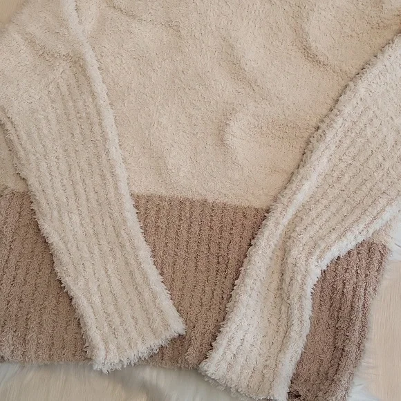 Sweater - Picture 3 of 6